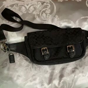 Coach Vintage Bon Voyage Signature Belt Bag~Fanny Pack Black Canvas Leather Trim